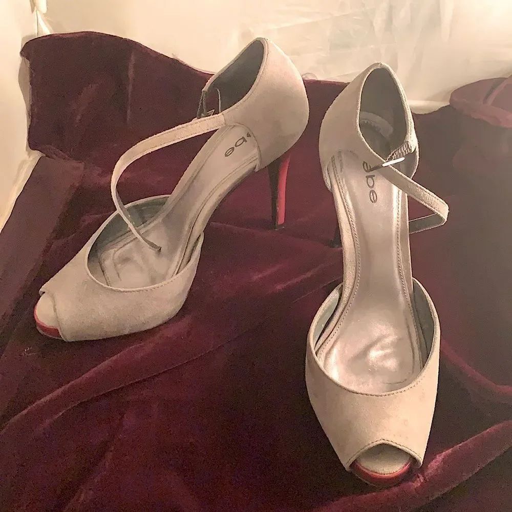 Bebe Dark  Gray and Red Pumps sz 8B